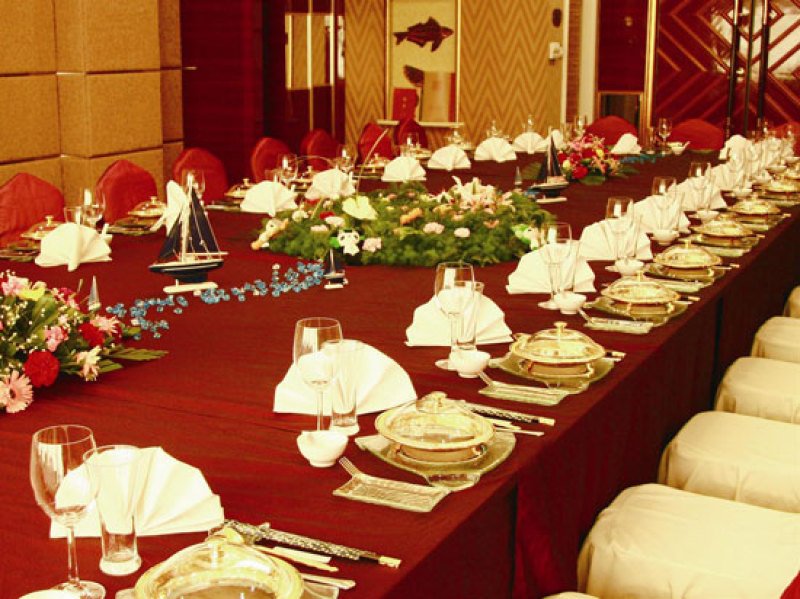 青岛汇泉王朝大饭店会议室、会议场地出租预定