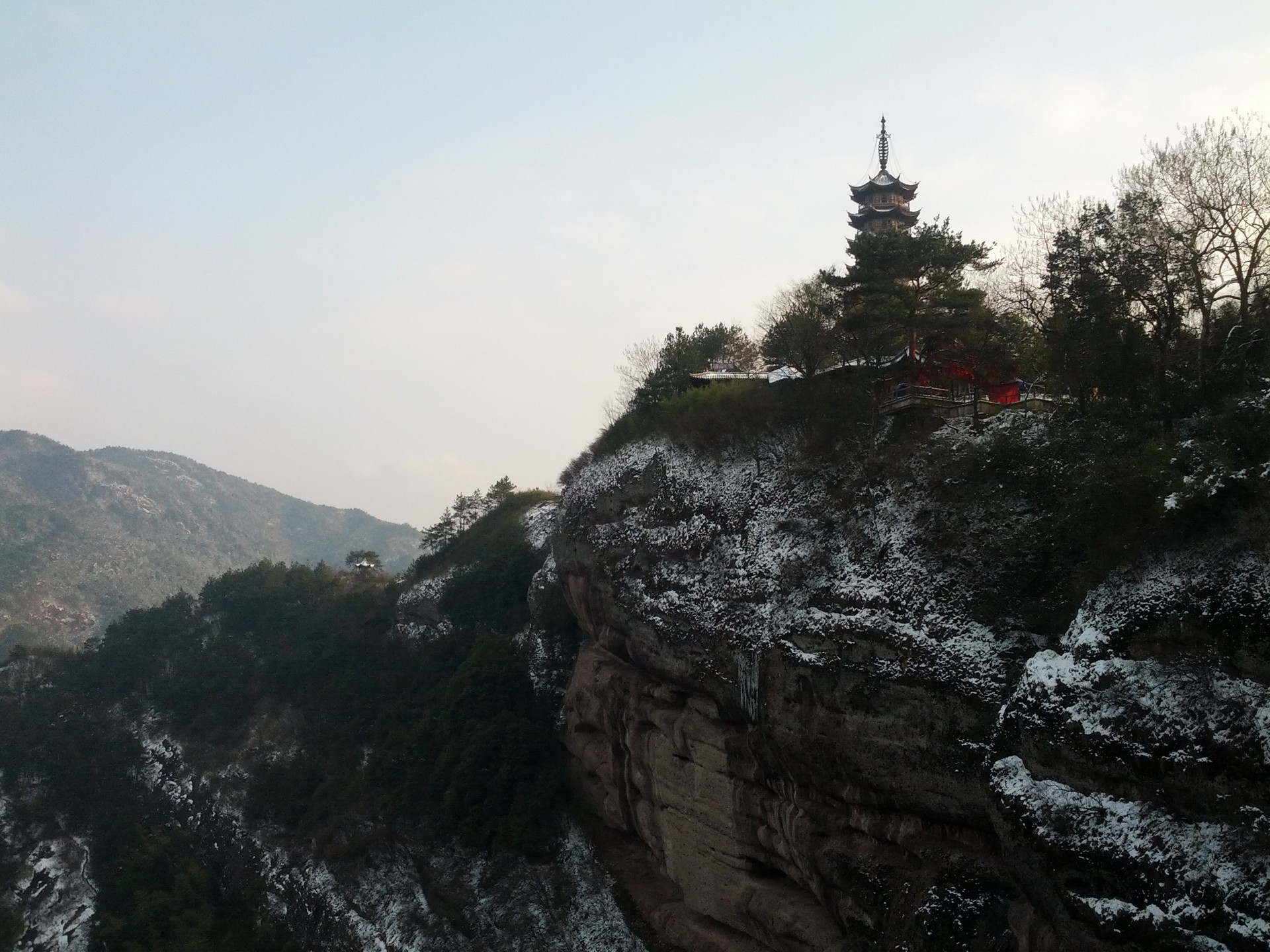 永康方巖 查找附近場地 方巖風景區景色秀麗,素有