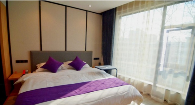 h酒店(西安凤城八路行政中心水晶店)