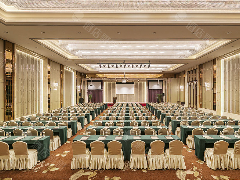 皇廷宴会厅课桌会议台型