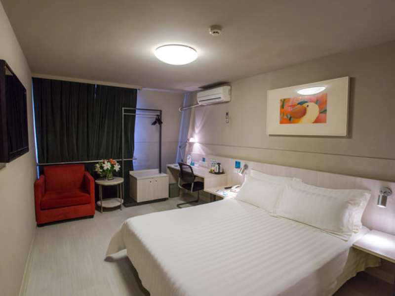 锦江之星(武汉江汉路地铁站江滩步行街店)