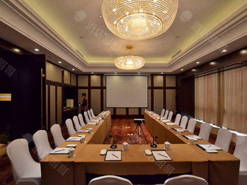 会议室-u型桌布置