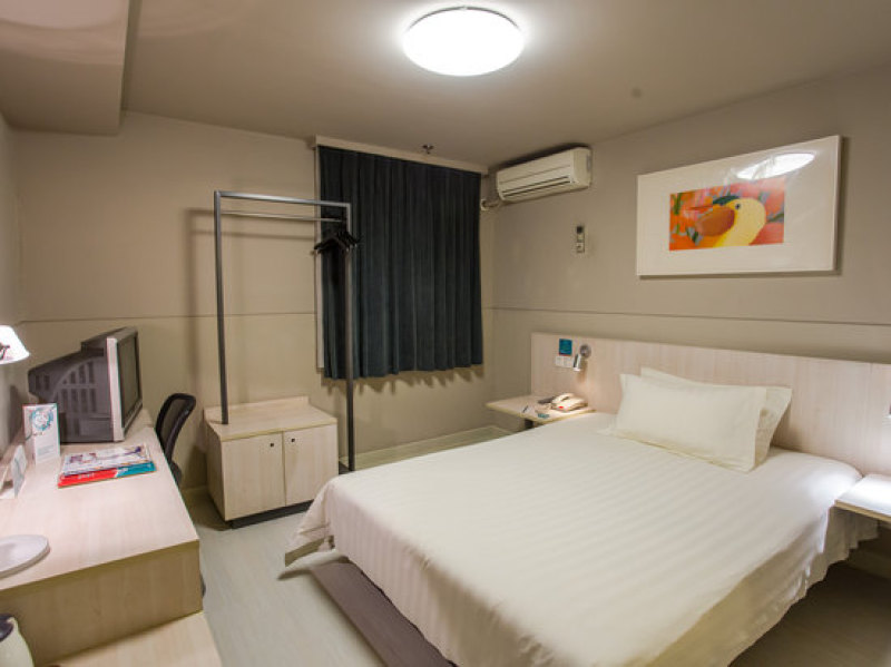 锦江之星(武汉江汉路地铁站江滩步行街店)