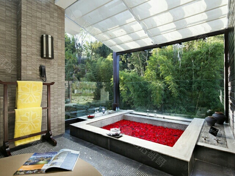 温泉汤屋室内泡池