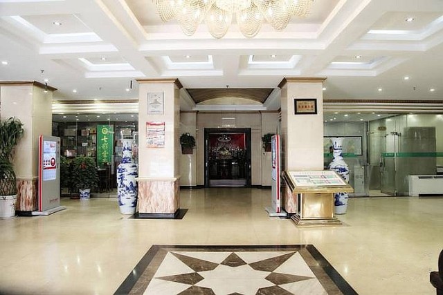 临汾育花园大酒店