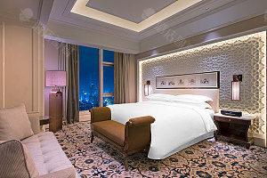 Club Suite Bedroom