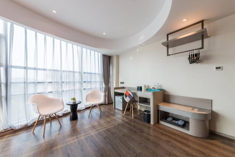 扉缦酒店(青岛城阳春和广场店)