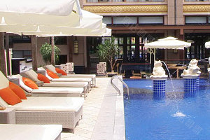 酒店室外泳池