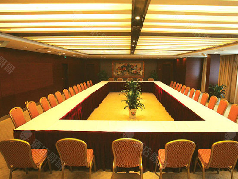 会议厅-回型桌布置