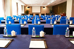 会议厅-课桌布置