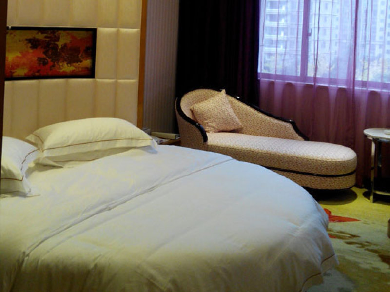 柏纳酒店(长沙江山帝景店)