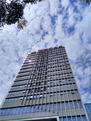 上海 虹口区 柳营路125号5楼前台【虹口足球场地区】 800m 最大会议厅