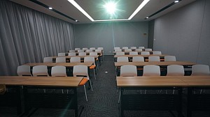 温州市国家大学科技园会议场地-课桌式