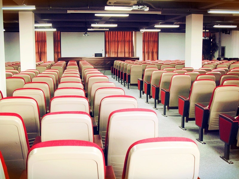 数量 90间 客房数量 双标房:40间客房参考价:￥60 销售联系人1 楼正军