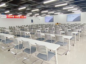 天津华图贝壳基地会议场地-课桌样式